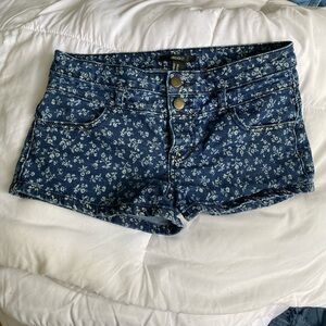 Forever 21 Floral Button front denim shorts